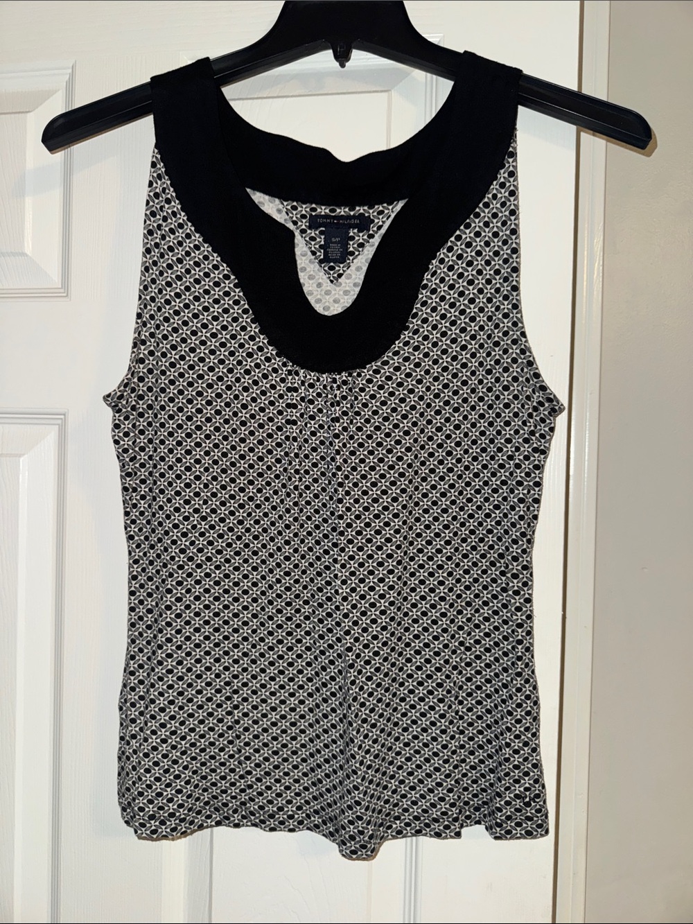 Tommy Hilfiger Black & White Geometric Scoop Neck Tank Top